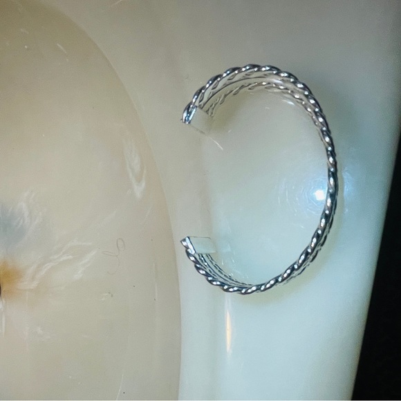 🎊Beautiful Two Tone Rope Twisted Adjustable Wrist Cuff Bracelet!!! - Picture 9 of 12